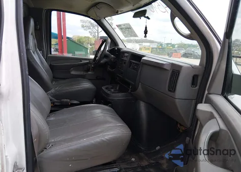 2006 Chevrolet Express Work Van z USA, uszkodzony, nr VIN 1GCFG15X561158709